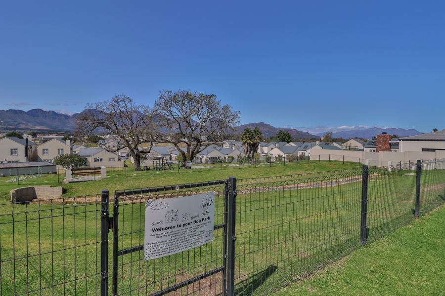 2 Bedroom Property for Sale in Honeydew Country Estate Western Cape